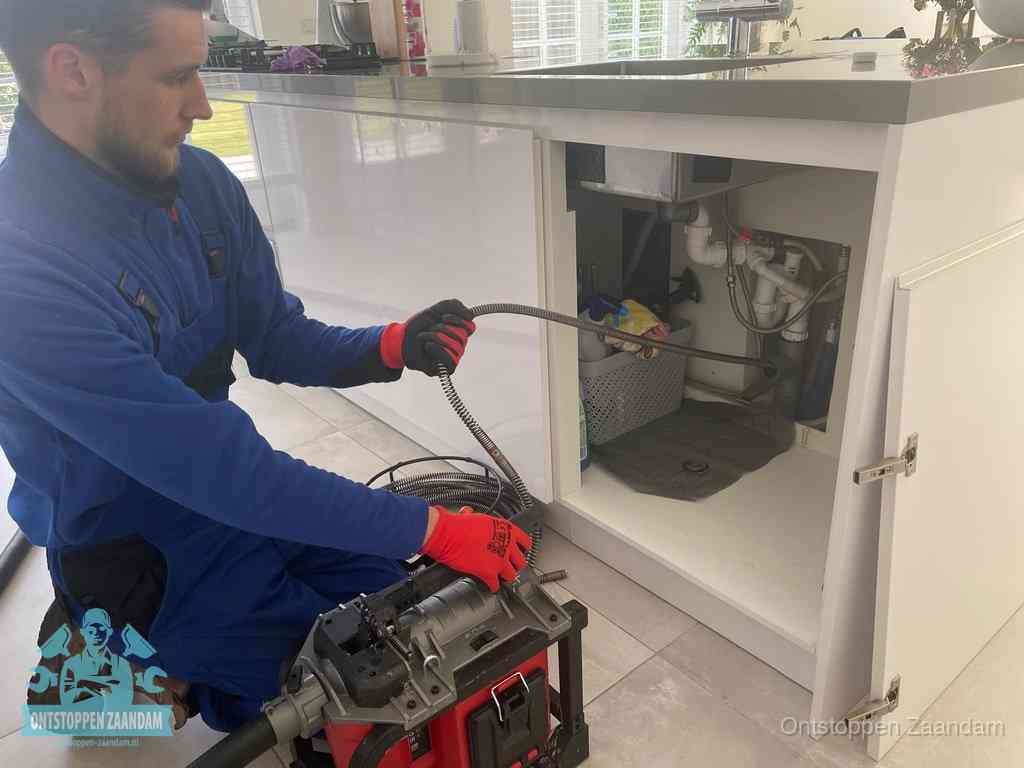 Riool ontstoppen ontstoppingsveer in Zaandam